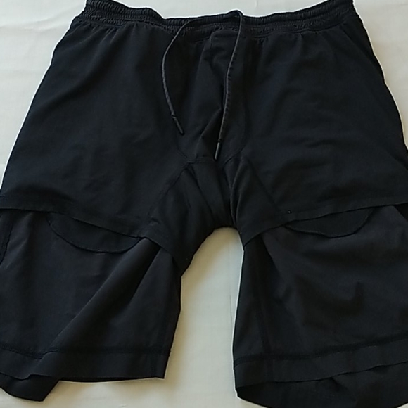 Lululemon gym shorts - Picture 4 of 4